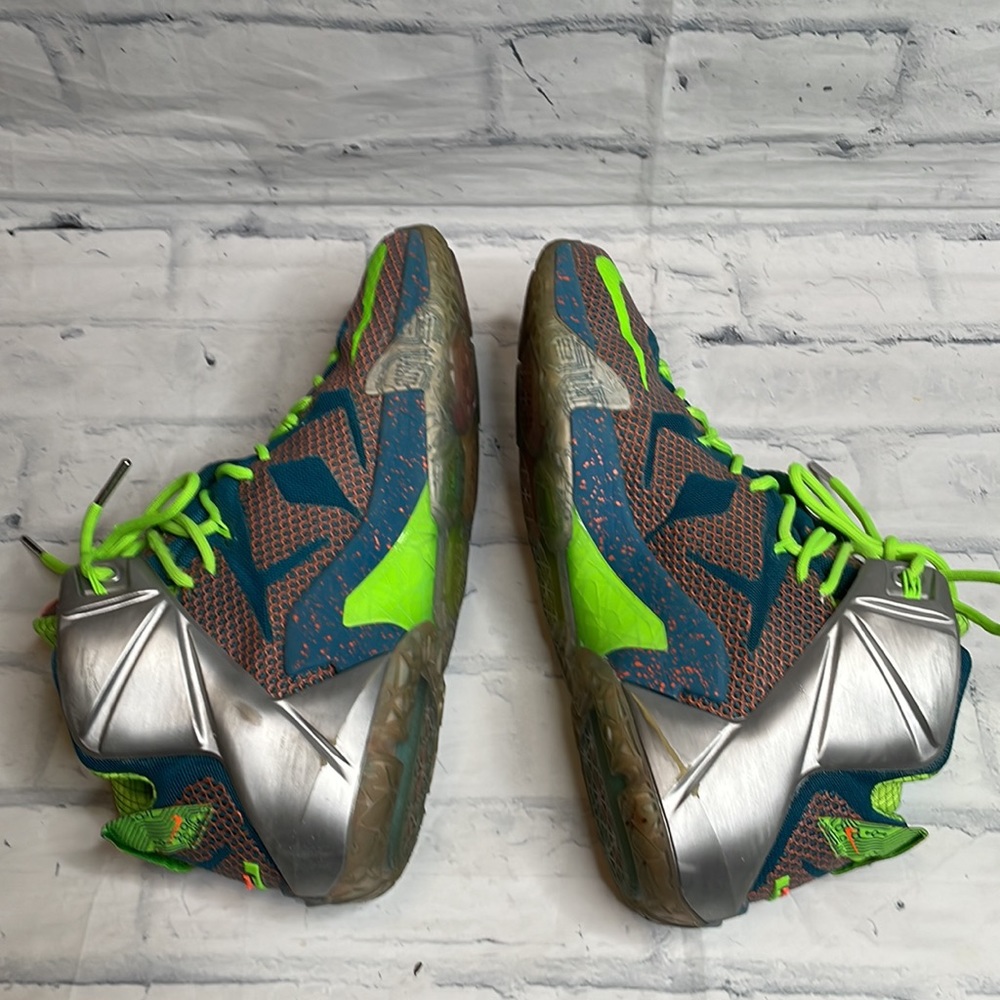 LeBron 12 GS Trillion Dollar Man10.5 - Picture 8 of 16